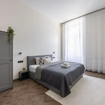 Lägenhet Exclusive & Grand Astoria In The Heart Of