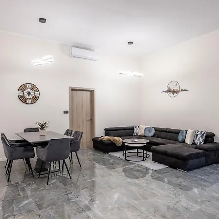 Lejlighed Exclusive & Grand Astoria In The Heart Of