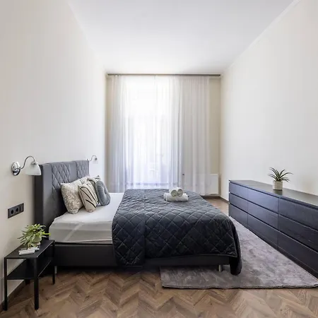 Exclusive & Grand Astoria In The Heart Of Lejlighed *