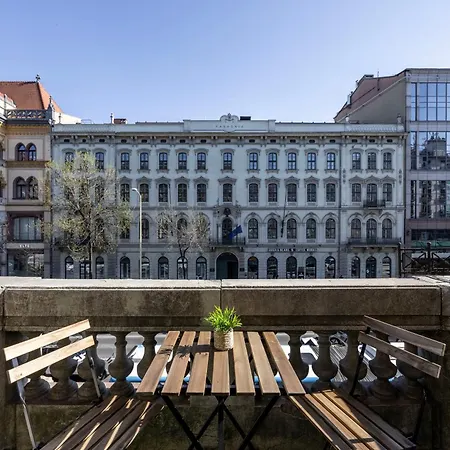Lägenhet Exclusive & Grand Astoria In The Heart Of Budapest